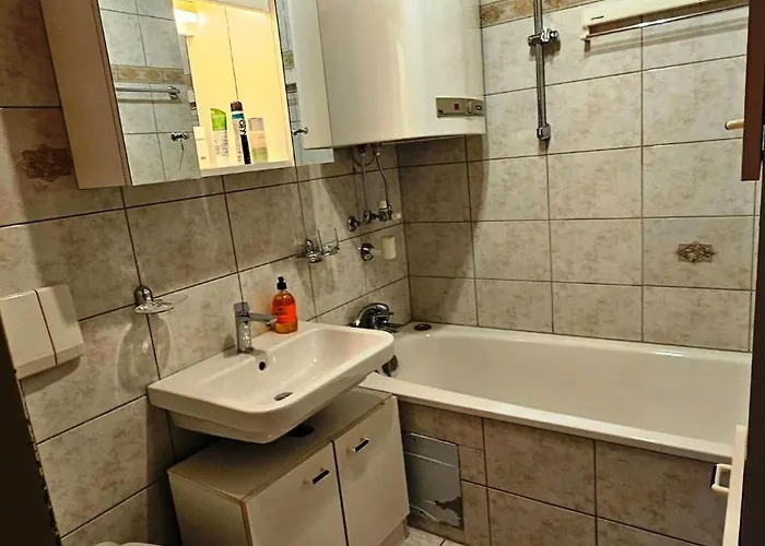 Helle, Hochwertig Neu Rennovierte Kuenstlerwohnung Apartment