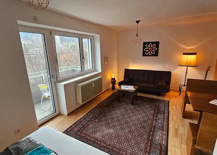 Helle, Hochwertig Neu Rennovierte Kuenstlerwohnung * אינסברוק