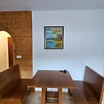 Helle, Hochwertig Neu Rennovierte Kuenstlerwohnung *