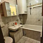 Helle, Hochwertig Neu Rennovierte Kuenstlerwohnung Appartamento